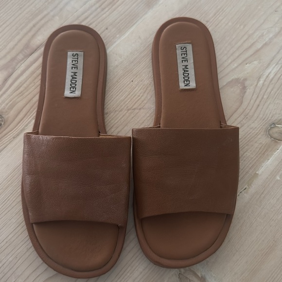 Steve Madden Sienna Slide in Brown - Picture 4 of 7